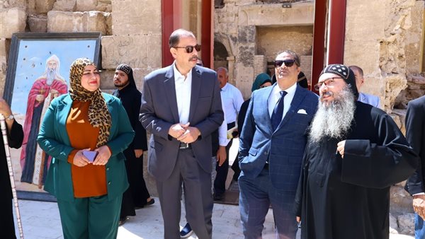 محافظ سوهاج يزور