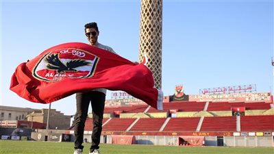 النجم العالمي مينا مسعود يزور النادي الأهلي بالجزيرة | صور