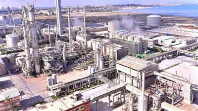 بعد تخفيض توريد الغاز الطبيعي.. أبو قير للأسمدة تضع خطة لصيانة مصانعها لحين تحسين ظروف التشغيل