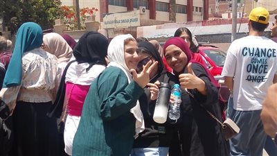 ارتياح بين طلاب الثانوية العامة بالدقهلية بعد أداء امتحاني التربية الدينية والوطنية