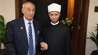 لتعزيز روح التآخي والمحبّة.. وزير الأوقاف يلتقي عددا من الشخصيات القبطية