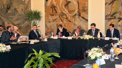 وزير الثقافة يترأس اجتماع وضع توصيات لجنة دراسة التأثيرات الاجتماعية للدراما والإعلام تمهيدًا لرفعها لرئيس الوزراء