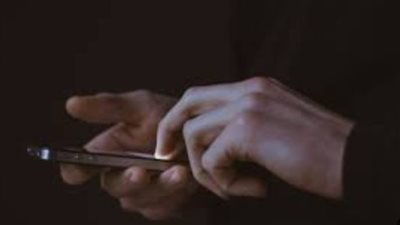 شهّر بشخصيات عامة عبر حساب وهمي.. القبض على مفتش مالي بمجلس مدينة إبشواي بالفيوم 