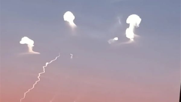 أجسام غريبة في سماء