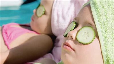 ماسك للوجه لعمر 12 عاما.. 6 ماسكات لطيفة وآمنة لبشرة الأطفال