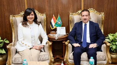 محافظ المنوفية يستقبل السفيرة نبيلة مكرم خلال إطلاق قافلة إيد واحدة التنموية