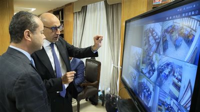وزير التعليم يتابع امتحان اللغة العربية لطلاب الثانوية من غرفة العمليات المركزية