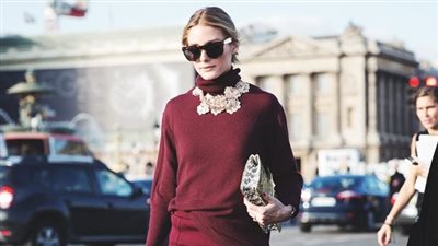 أحدث صيحات ملابس صيف 2025 للرجال والنساء.. البرغندي يتصدر الموضة