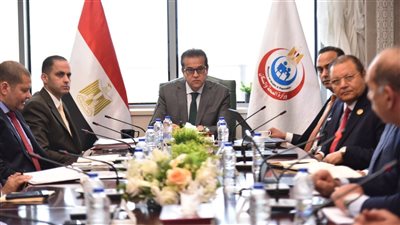 وزير الصحة يتابع أعمال تنفيذ ميكنة منظومة التأمين الصحي الشامل