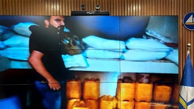 ضبط 7.5 طن مواد غذائية غير صالحة للاستهلاك الآدمي بأحد مطاعم الفول والفلافل بدمياط