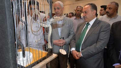 بمشاركة طلاب الجامعة وذوي الهمم.. محافظ أسيوط يفتتح معرض قضايا بقصر الثقافة
