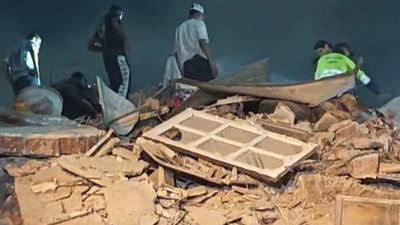 استخراج جثمان ضحية جديدة من أسفل انقاض عقار الفنان نور الشريف المنهار بالسيدة زينب