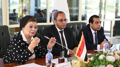 خلال زيارتها لقنا.. نائب وزير الصحة: نستهدف خفض معدل الإنجاب إلى 2.1 مولود لكل سيدة بحلول 2027