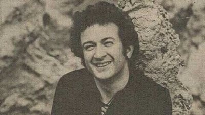  من آلام اليُتم لانهيار عقار الطفولة.. كيف كانت حياة نور الشريف في السيدة زينب؟