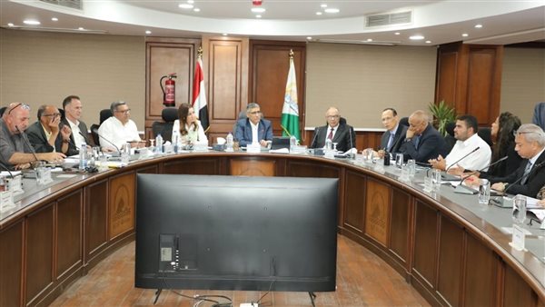 محافظ الجيزة خلال