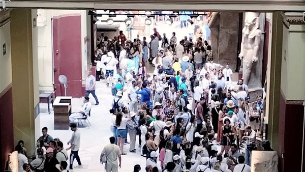 إقبال كبير من السائحين