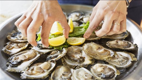 المحار النيئ