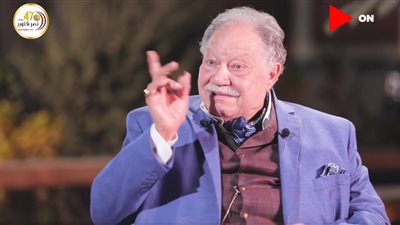 يحيي الفخراني: ” سني ما يسمحش أطلع أبوس.. والكوميديا الأقرب لقلبي”