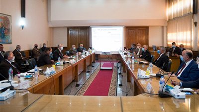 “الزراعة” توجه بالإسراع في معدلات تنفيذ مشروع تحديث طرق الري والتحول إلى الطرق الحديثة