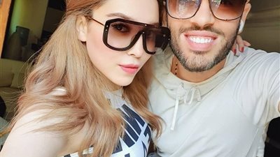 زوجة رامي جمال تحتفل بعيد زواجهما: “حسيت إني صاحية عاوزة أبقى كيوت” (صورة)