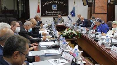 “المواصفات والجودة” تناقش وضع مواصفات قياسية بقطاعات الغزل والنسيج والصناعات الهندسية