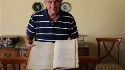 مكتبة الإسكندرية تتسلم معجم “اللغة المصرية القديمة” من أسرة المرحوم أحمد باشا كمال (صور)