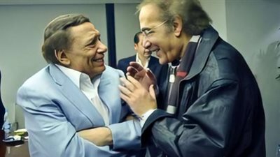 عادل إمام ينعى صديقه الفنان محمود ياسين (صورة)