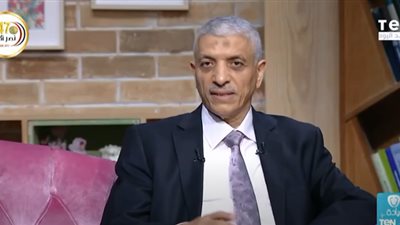 استشاري يكشف سبب الضعف الجنسي لدى الشباب (فيديو)