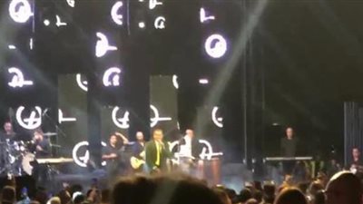 “احجز لي هنا”.. رئيس “إعمار مصر” يهدي عمرو دياب فيلا بعد إشادته بالشركة