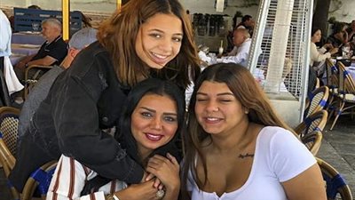 رانيا يوسف: تعرضت أنا وبنتي الكبيرة للتحرش وده وجعني