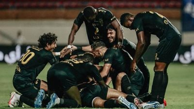 الأهلي يعلن تفاصيل قميص الموسم الجديد في جلسة تصوير قبل انطلاق الدوري