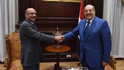 وزير العدل يهنئ المستشار عبد الوهاب عبد الرازق لتوليه رئاسة مجلس الشيوخ (صور)