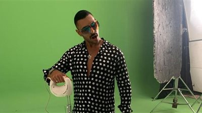 بعد بـ100 وش.. حسن أبو الروس يطلق أغنية “شيكالاستيك” مع أمير عيد والمدفعجية (صور وفيديو)