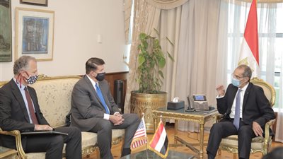 وكيل الخارجية الأمريكية يزور مصر للاتفاق على تأمين “الجيل الخامس” و”البنية التحتية”