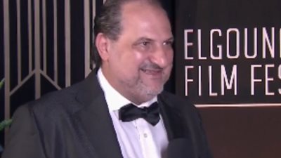 خالد الصاوي: “أهدي جائزتي بالجونة السينمائي لشقيقي خالد صالح”