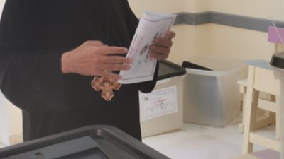 وكيل البابا تواضروس بالإسكندرية يدلى بصوته فى انتخابات مجلس النواب 2020