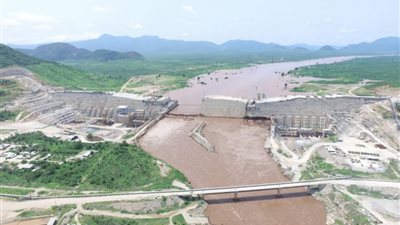 وزير الري متعجبا: هل تدفع أثيوبيا رسوم “السُحُب الممطرة” للدول التي تمر عليها؟