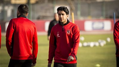 3 أندية في 5 سنوات.. لعنة النهائيات تطارد أحمد حمودي بالبطولات الإفريقية