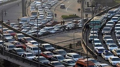 توقف حركة المرور بشارع سكة الوايلي بسبب كسر ماسورة مياه