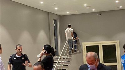 محمد عواد يتوجه لغرفة ملابس الإسماعيلي عقب نهاية المباراة