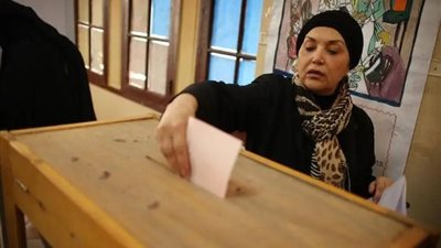 مشاركة نسائية ومرشح العجلة ومتحدي الإعاقة.. مشاهد في انتخابات مجلس النواب 2020