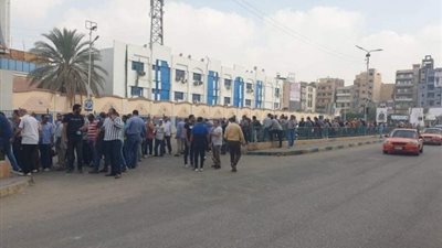 توافد أعضاء الجمعية العمومية بالإسماعيلي إلى مقر النادي للتصويت على الميزانية