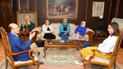 وزيرة الهجرة: الاتفاق مع الفنان محمد صبحي لتقديم حلقات ترسخ الهوية لشباب المصريين بالخارج (صور)