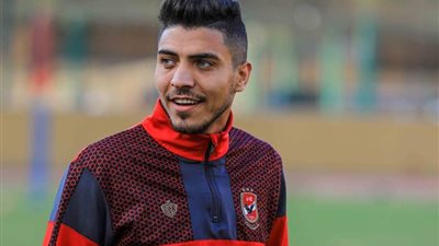 شبح “دكة” الأهلي يثير قلق محمد شريف