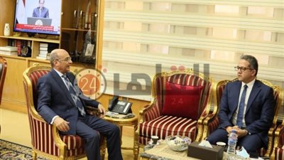 وزير العدل يناقش تيسير إجراءات تراخيص المنشآت الفندقية