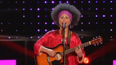 إحدى مشتركات برنامج “The Voice Senior”: “تعرضت للضرب عشان أغني”