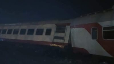 إعادة قطار طنطا لمساره بعد خروجه عن قضبان السكة الحديد