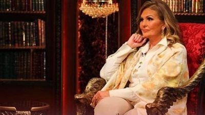 يسرا عن طفولتها: “بابا كان بيهددني وأمي كانت بتحارب عليا”
