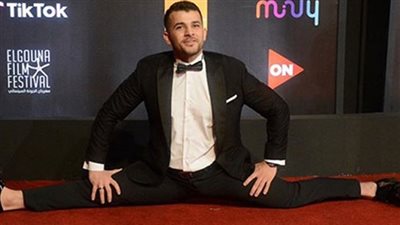 رامز أمير يشبه حركاته في الجونة السينمائي بالعالمي فاندام: “هفضل مكمل”