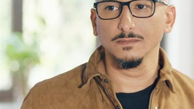 تزامنًا مع انتهائه.. خالد منصور يوجه رسالة لأسرة “حكايات بنات 5”